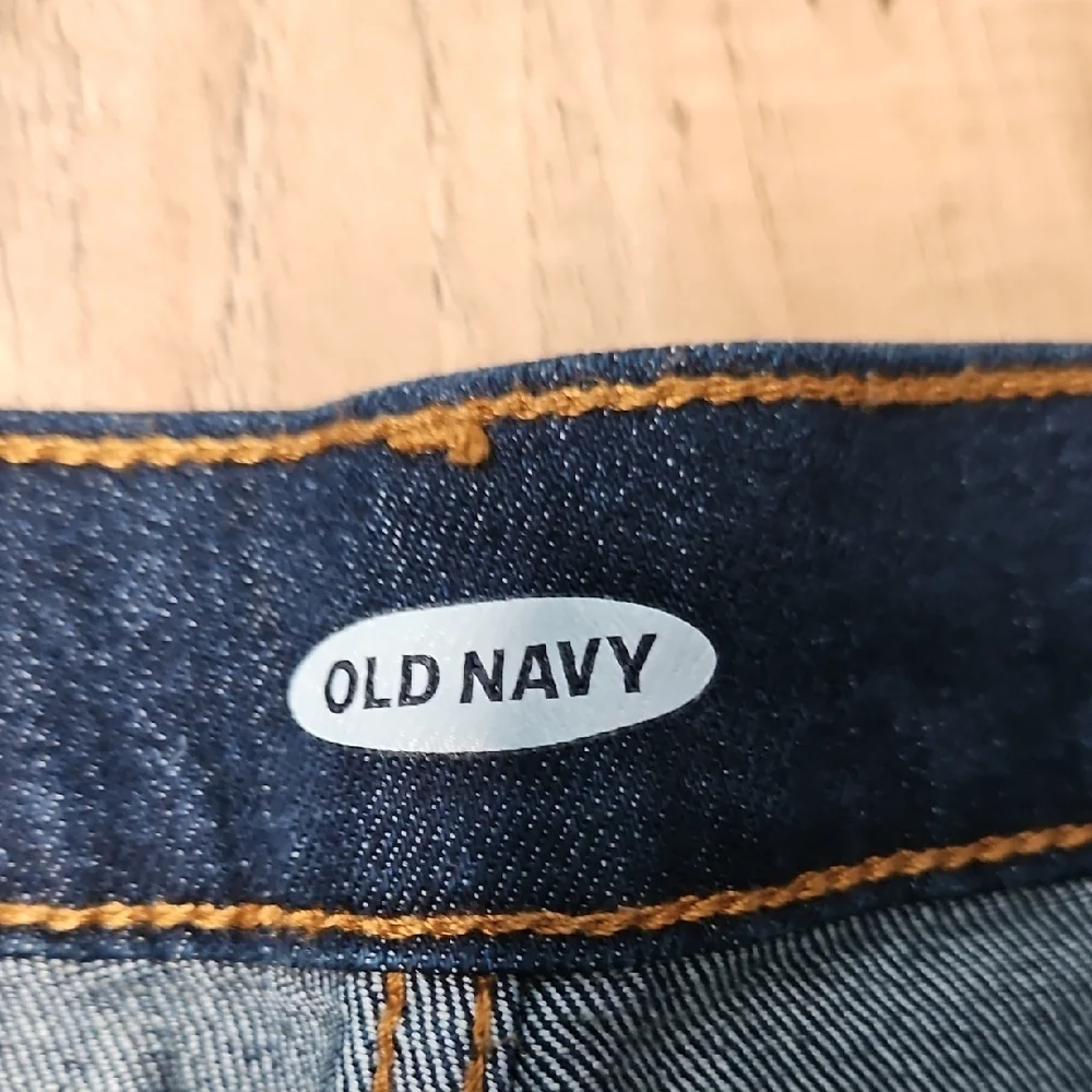 Old Navy Women's Dark Blue Jean Shorts NWT - Picture 2 of 8